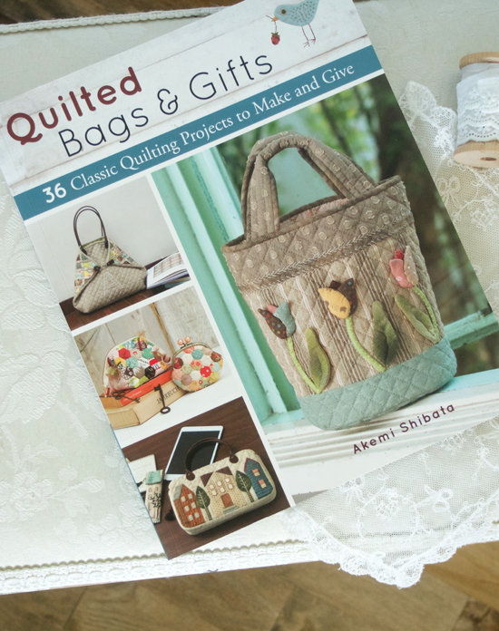quilted bags & gifts a giveaway Pretty by Hand